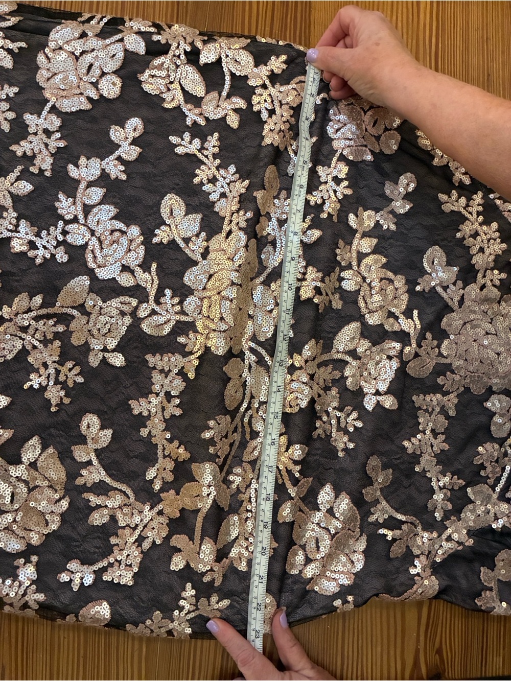 Elegant brown shimmering Tadashi Shoji with rose gold lace and sequin overlay. - Picture 5 of 6